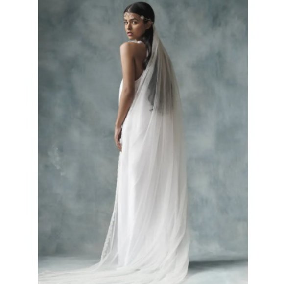 Custom Made Stunning Cathedral Veil (3Pc Veil & Garter Set) w/Flowers & Crystals - Picture 4 of 6